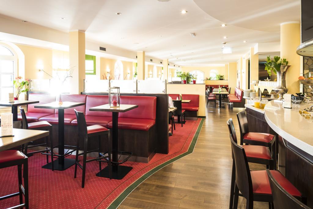 Hotel Karl-Wirt ペルヒトルツドルフ エクステリア 写真