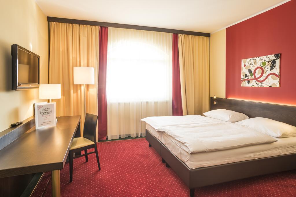 Hotel Karl-Wirt ペルヒトルツドルフ エクステリア 写真